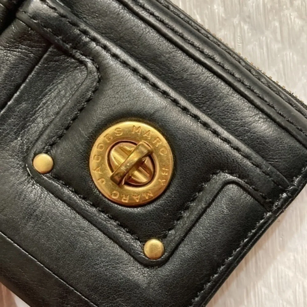 Marc by Marc Jacobs black leather turnlock wallet pouch
